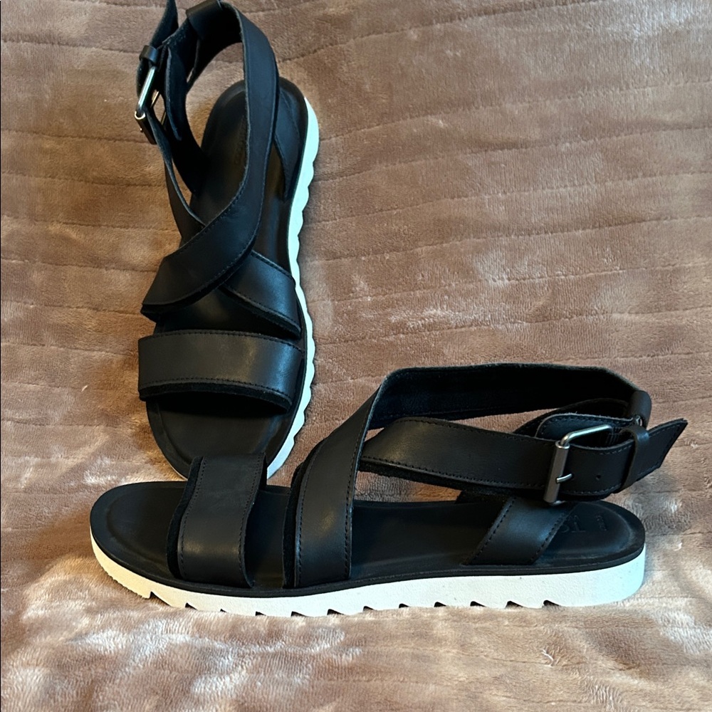 TOMS Sidney Black Strappy Sandals. Size 8.5